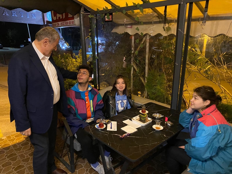 Akın, öğrencilerin önerilerini dinledi