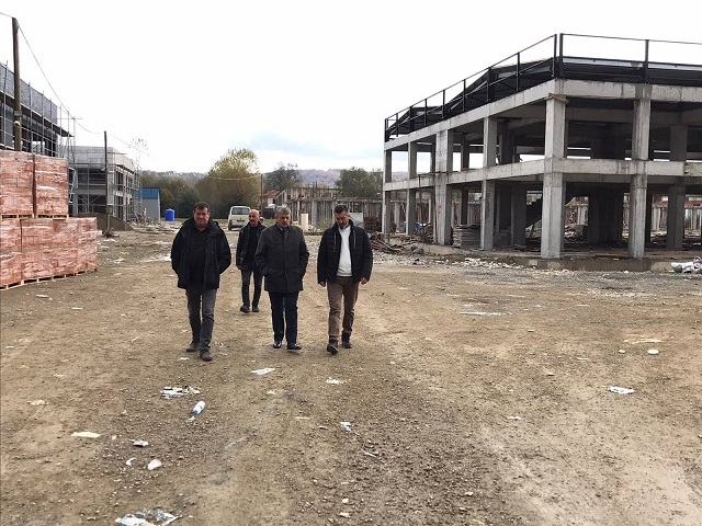 Akın, Oto Galericileri Sitesi’ni gezdi