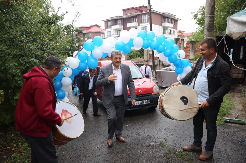 Akın, yine davetten davete koştu
