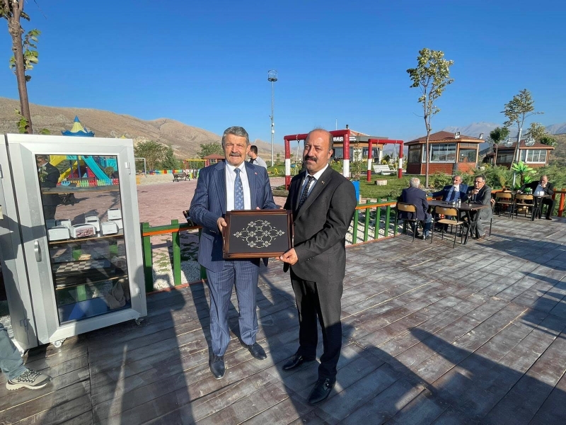 Akın’dan Bakkal’a ziyaret