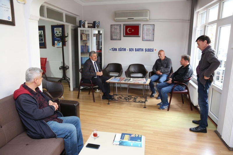 Akın’dan Türkiye Kamu-Sen’e ziyaret