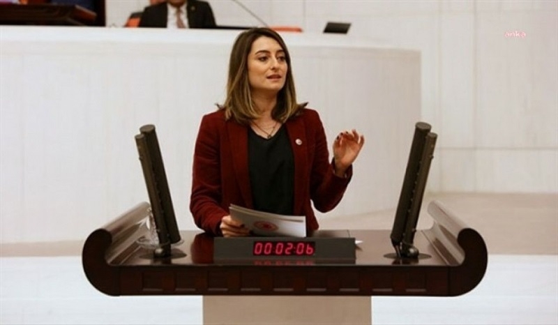 “AKP, kanuna uyacağına kendine kanun yapıyor!”