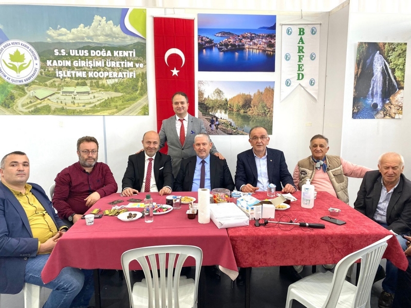Akpürçek, Bartın stantlarını gezdi