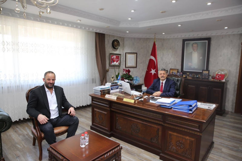 Aladağ muhtarıyla mahalledeki çalışmalar görüşüldü