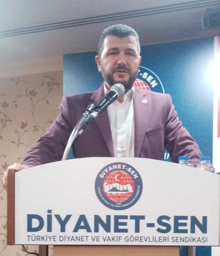 Albayrak: “Zehirli dilinizi dini değerlerimizden çekin”