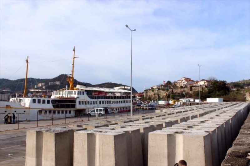 Amasra Limanı mendirek inşaatı devam ediyor