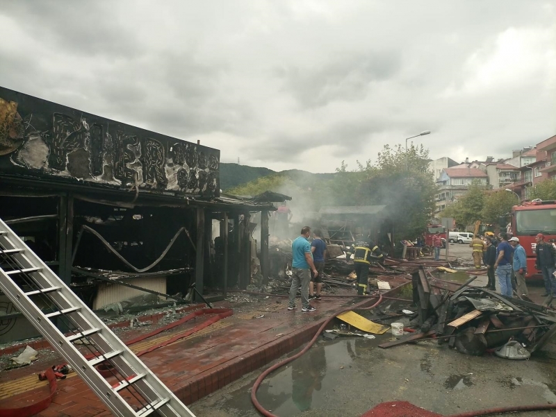 Amasra’daki yangın yürekleri ağza getirdi