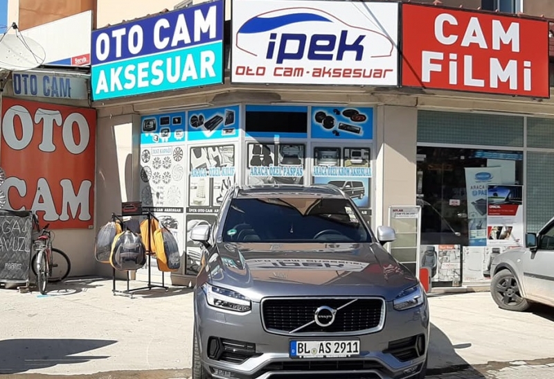 Araç sahiplerinin vazgeçilmezi: İpek Oto Cam ve Aksesuar