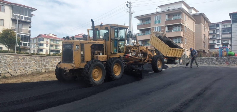 Asfalt çalışmaları aralıksız sürüyor
