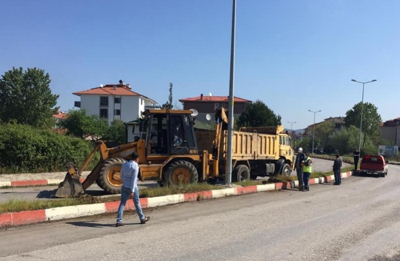 Asfalt ekibi 875. Sokak’taydı