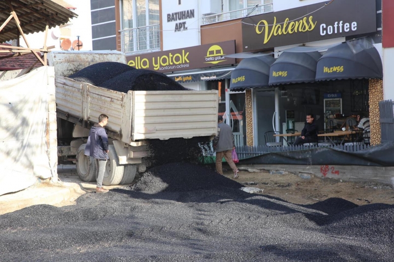 Asfalt ekipleri Ateş Değirmeni Sokak’ta…