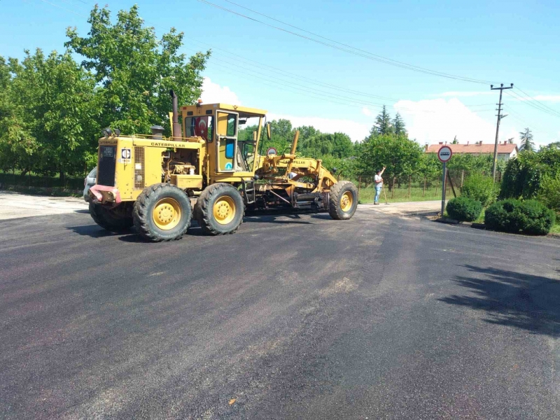Asfalt ekipleri Gölbucağı’ndaydı