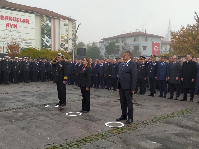 Atamızı; özlem, minnet ve saygı ile andık