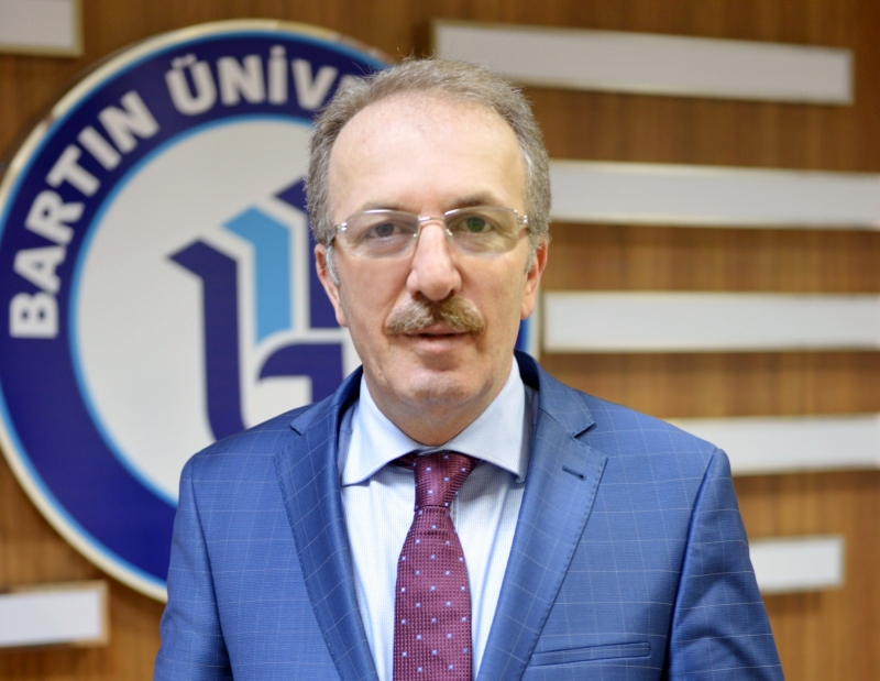 “Aziz şehitlerimizi rahmet ve minnetle anıyorum”