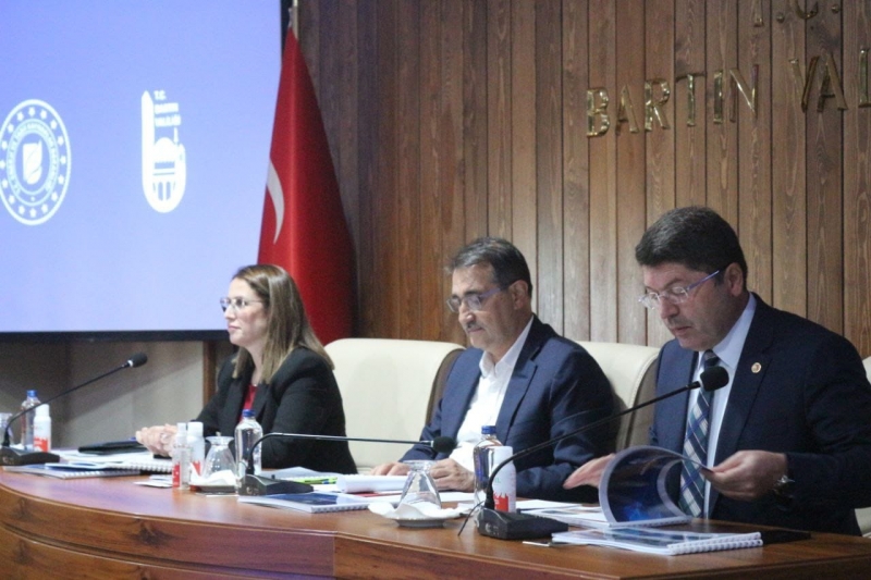 Bakan Dönmez’den ilçelere doğalgaz müjdesi: “2023’te sıra Amasra’da, 2024 Ulus, 2025’te de Kurucaşile”