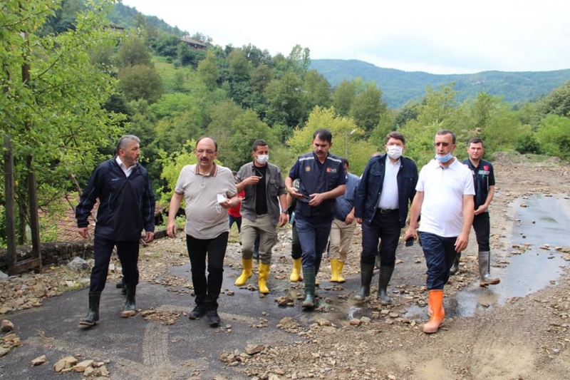 Bakan Kurum güvence verdi: “Yaralar en kısa sürede sarılacak, zararlar karşılanacak”