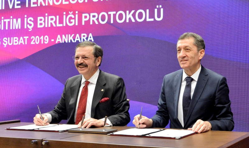 Balık, imza törenine katıldı