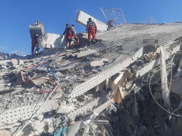 Bartın İtfaiyesi ekibi canla başla çalıştı