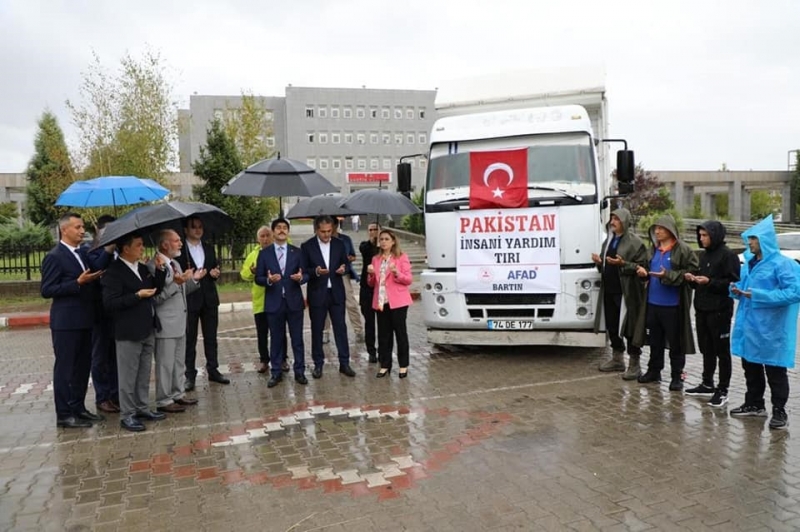 Bartın’dan Pakistan’a uzanan yardım eli
