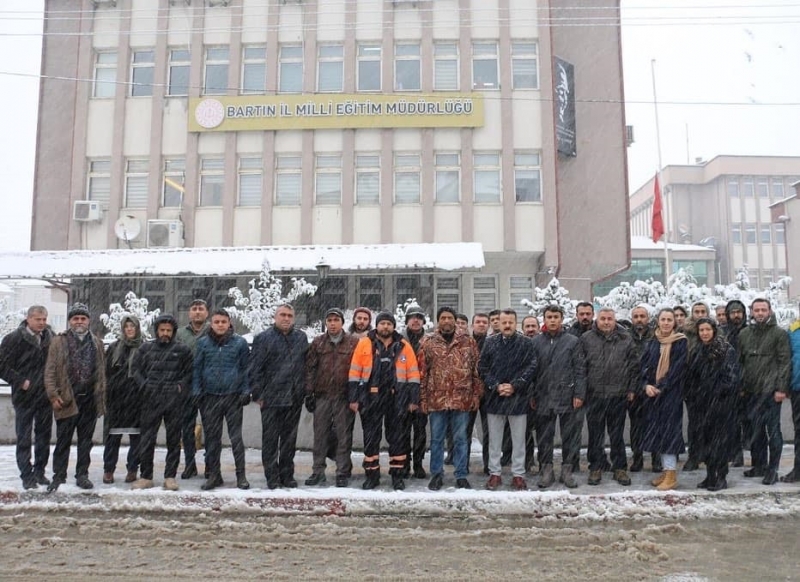 Bartınlı öğretmenler de depremzedelerin yardımına koştu