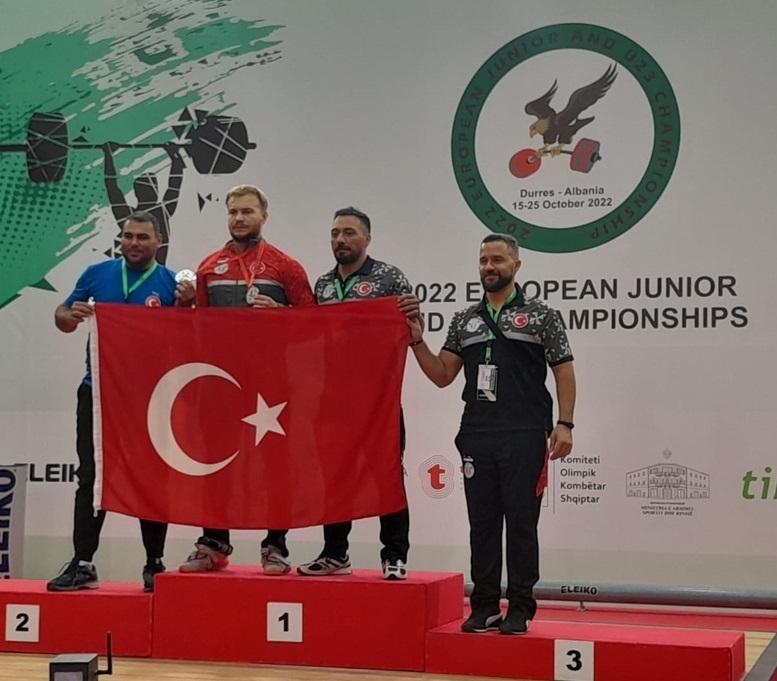 BARÜ’lü halterciden 2 gümüş madalya birden