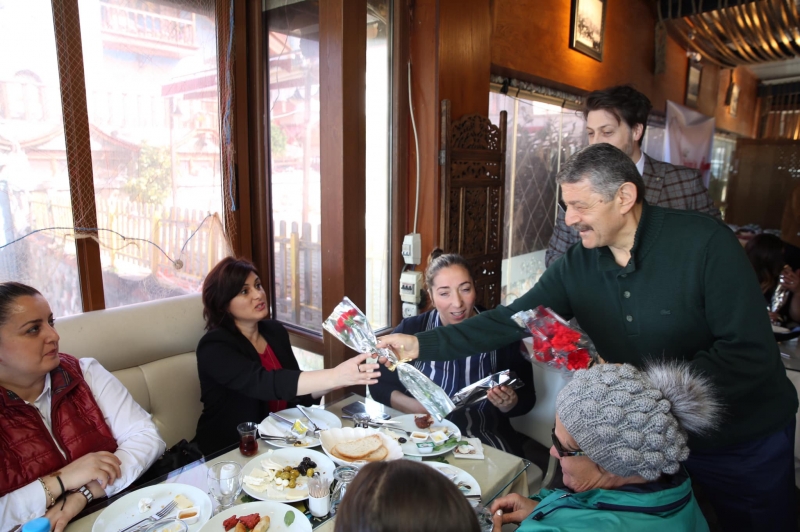 Başkan, 8 Mart’ta kadınları yalnız bırakmadı