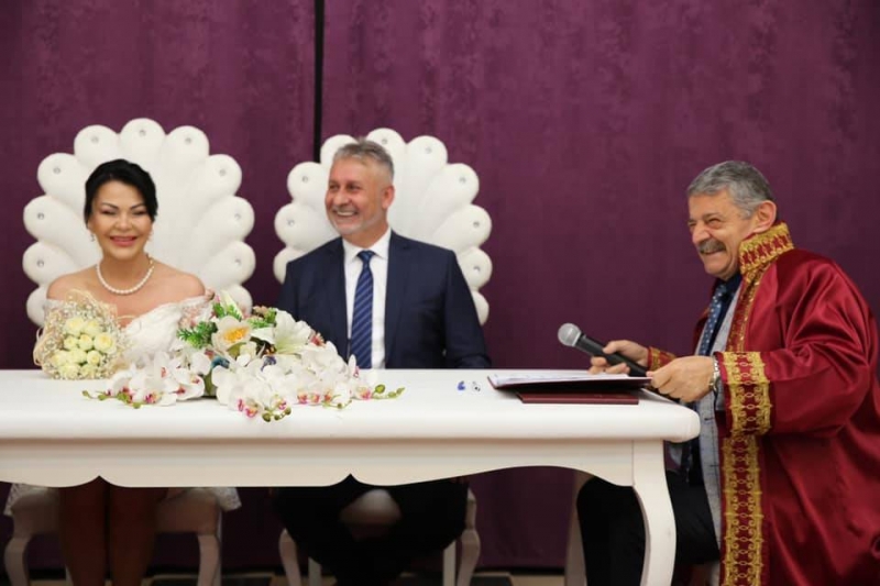 Başkan Akın mutluluklara ortak oldu