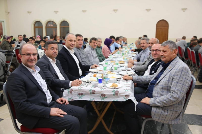 Başkan Akın Türkiye Kamu-Sen’in iftar davetine katıldı