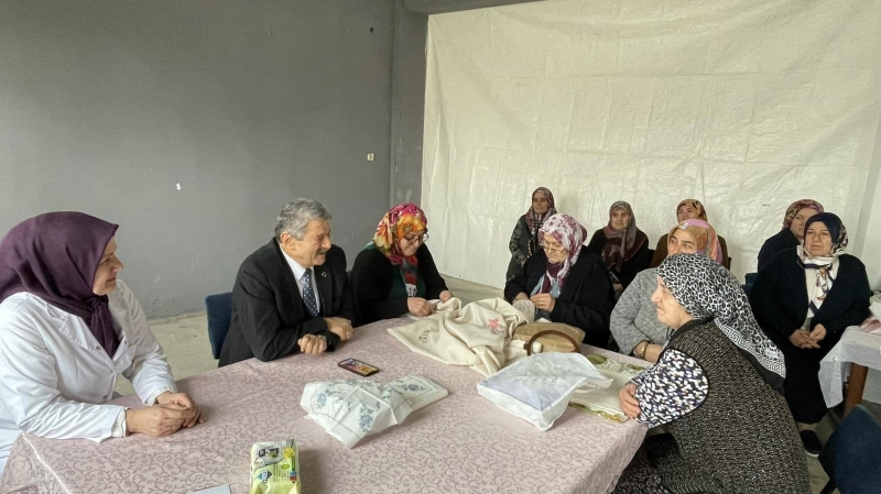 Başkan El sanatları kursunu ziyaret etti
