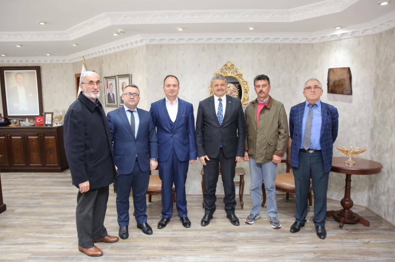 Başkan, esnaf ve vatandaşı dinledi