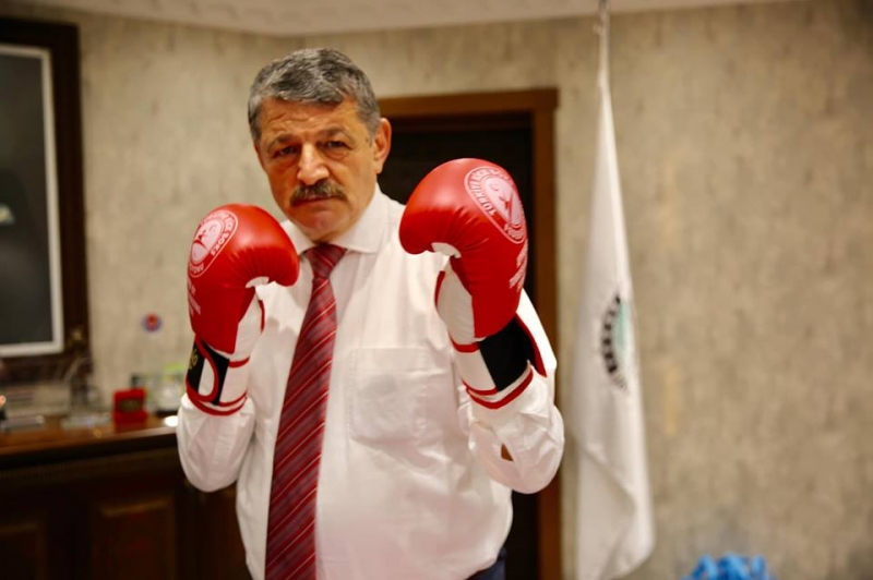 Başkan gardını aldı!