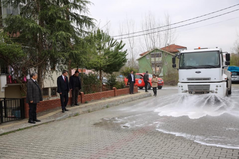 Başkan, kentteki dezenfekte çalışmalarını denetledi