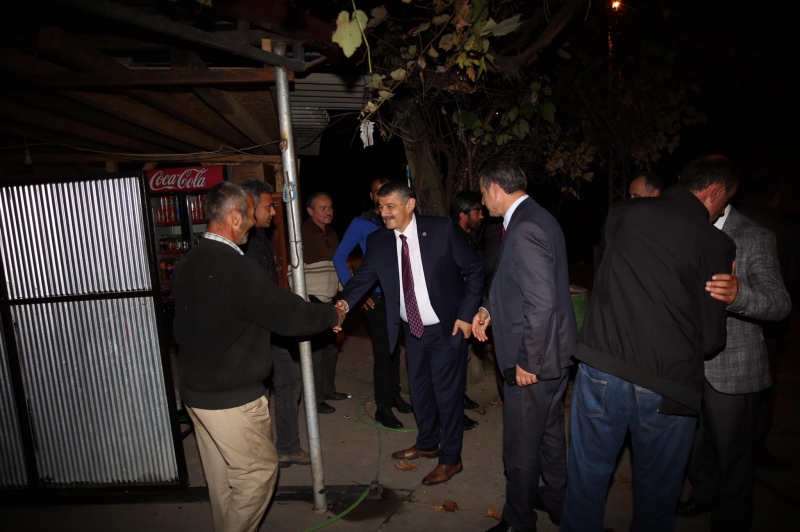Başkan, köy sakinleri ile çay içip sohbet etti