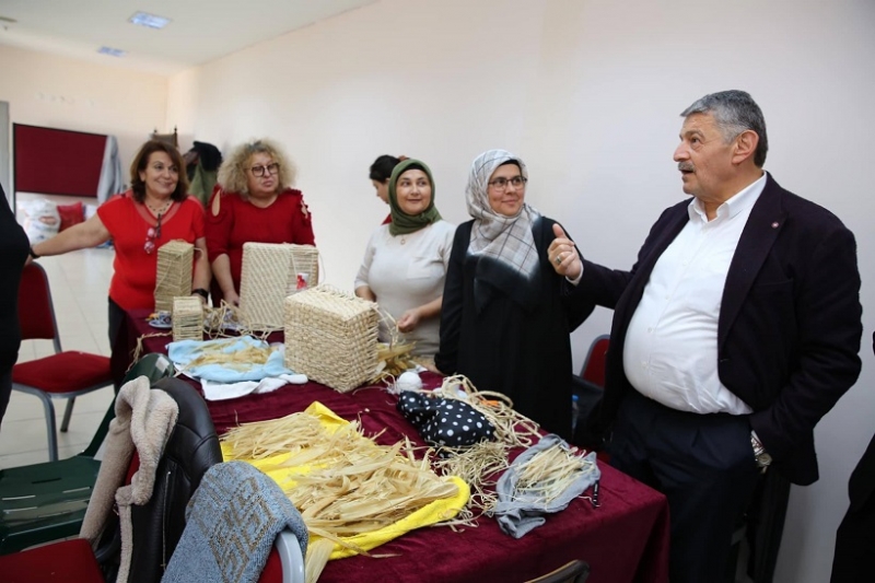 Başkan kursiyerleri ziyaret etti