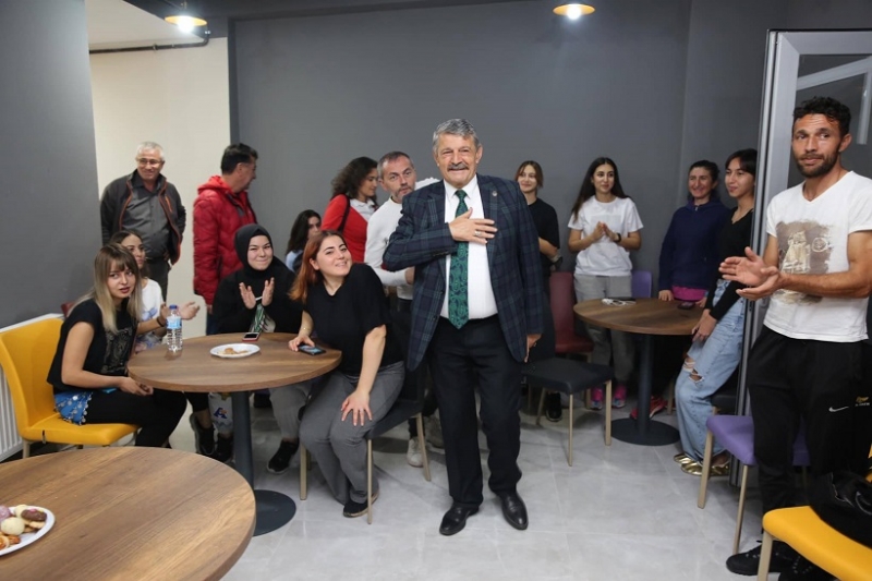 Başkan, kursları da ziyaret etti