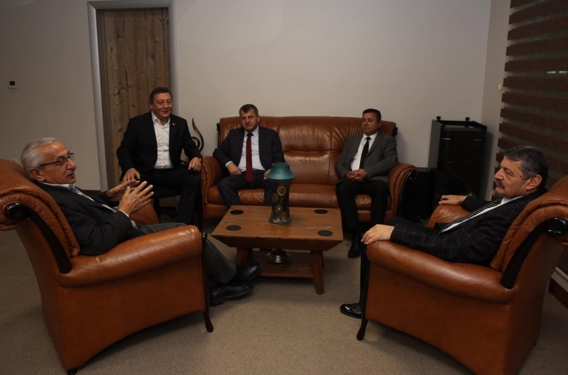 Başkan OSB’de ziyaretlerde bulundu