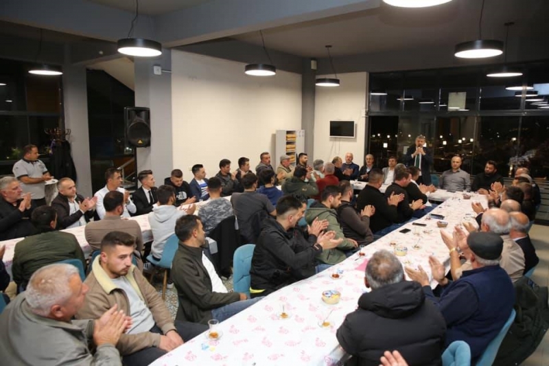 Başkan, seçim çalışmalarına da katılıyor