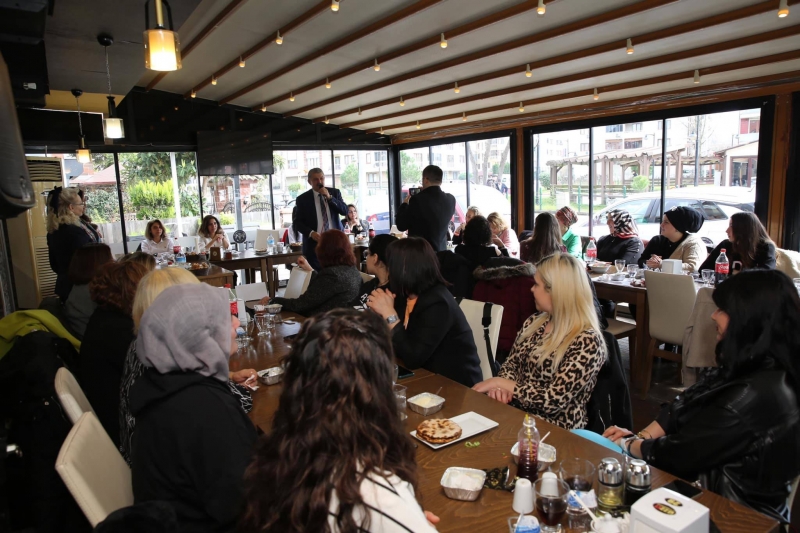 Başkan’dan yemekli ve plaketli kutlama
