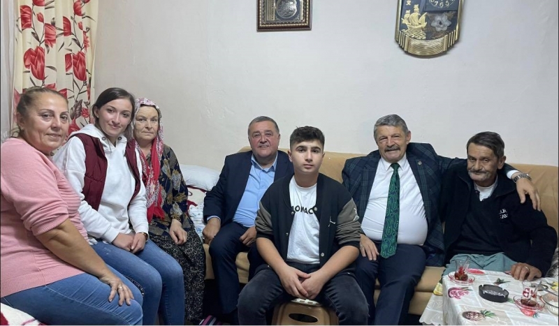Başkan’ın ‘çat kapı’ ev ziyaretleri devam ediyor