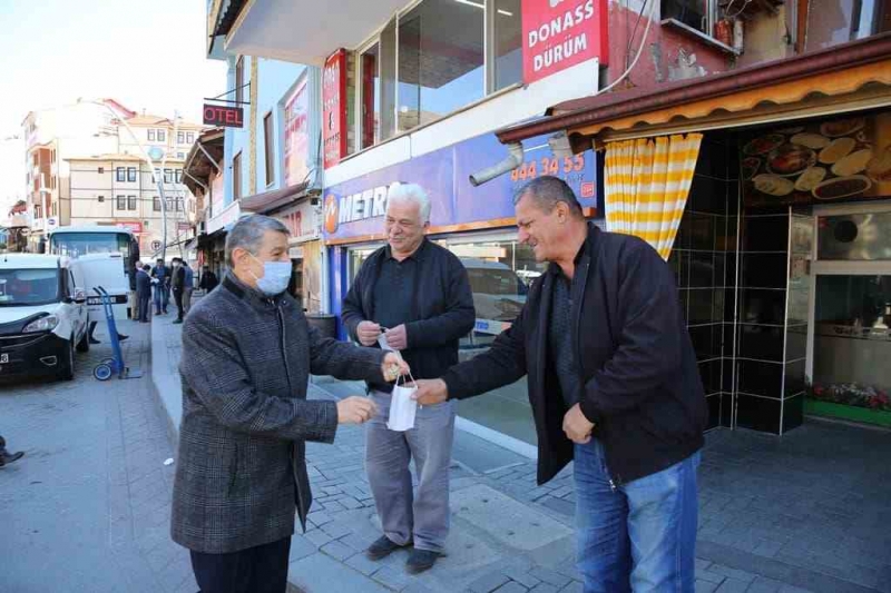 Belediye 248 bin maske dağıttı