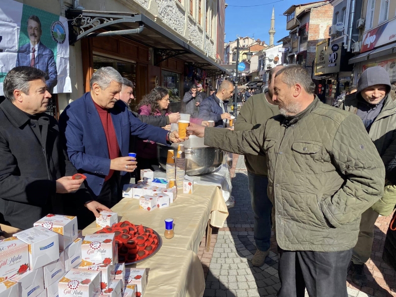 Belediye kandil geleneğini sürdürüyor