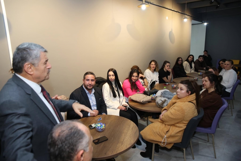 Belediye, sanatın ve sanatçının yanında