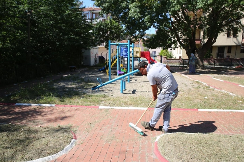 Bir park daha bakımdan geçti