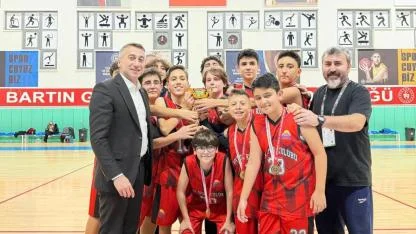 Ata Su Spor'a kupasını Akkaş verdi