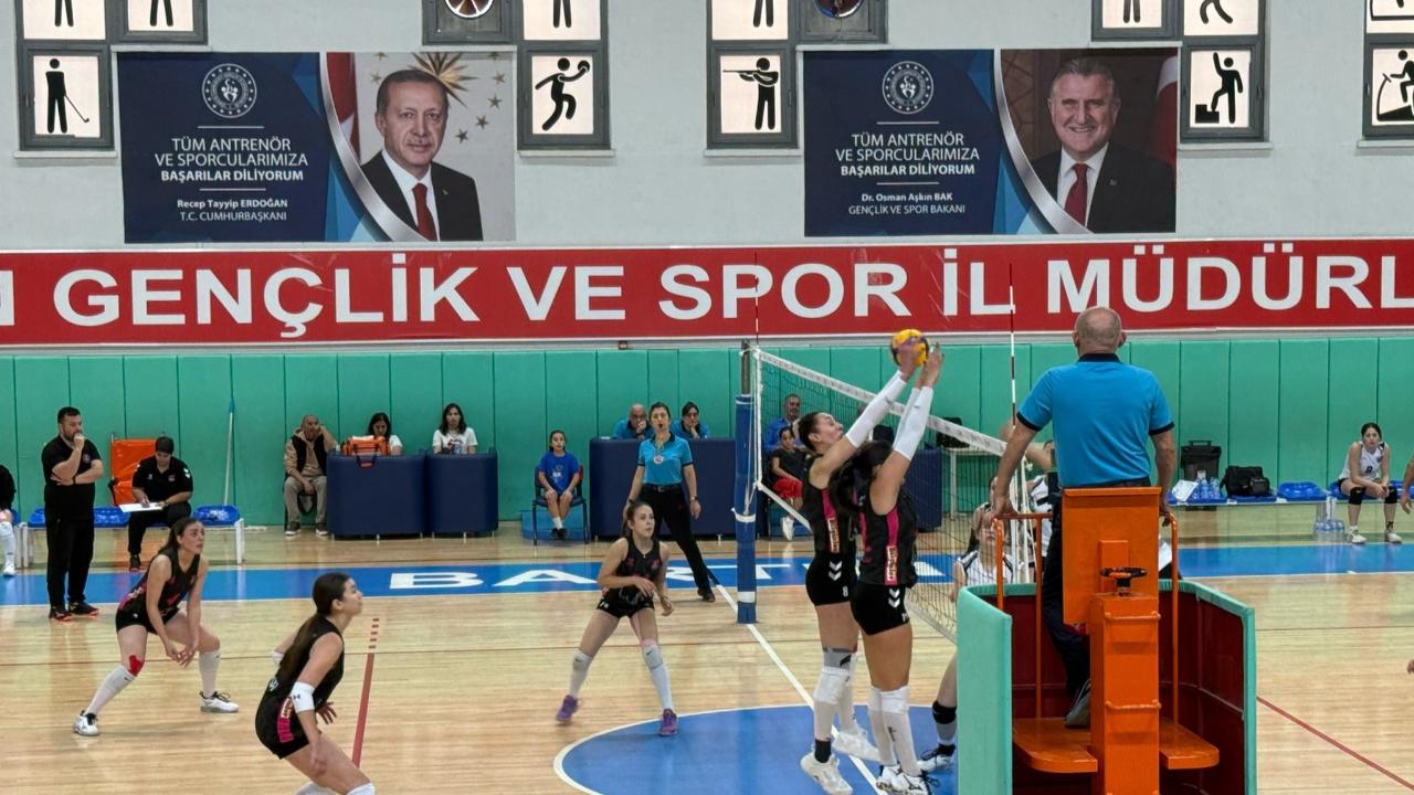 Bartın Volley Academy liderliğini sürdürdü