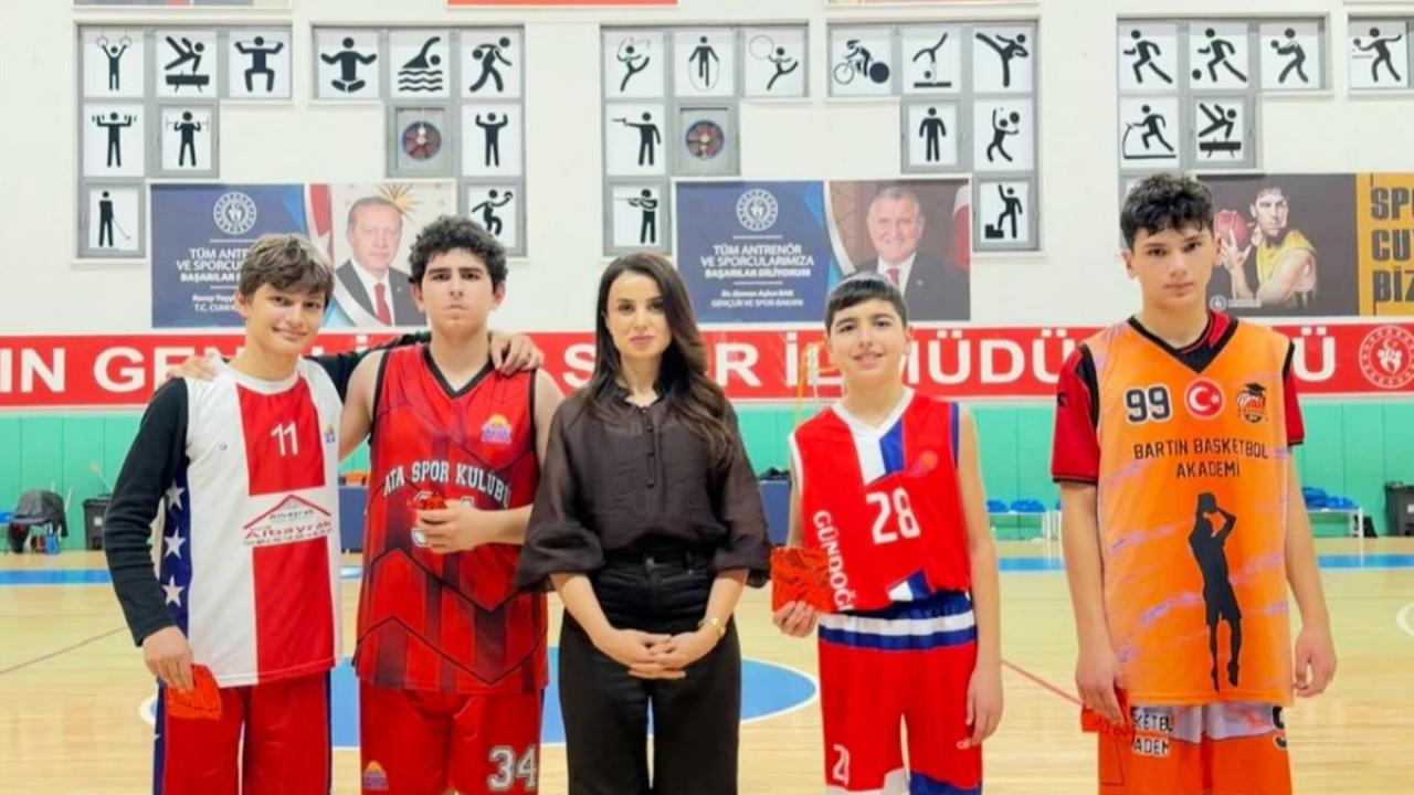 En değerli sporcular ödüllendirildi